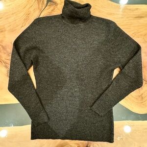 Karen Kane 100% Merino Wool Ribbed Gray Turtleneck Sweater Women’s Siz